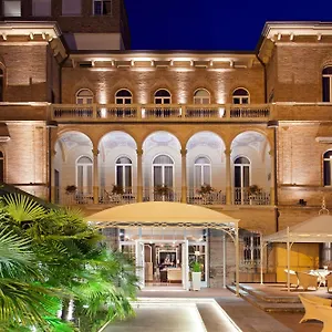 **** Hotel Adriatica Ambienthotels Italië